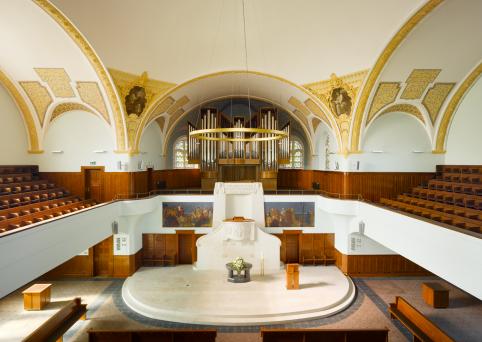Reformierte Kirche Oerlikon, Zürich – Totalrenovation, Mobiliar und Ausstattung für Kirchgemeinde mit Fahrländer Scherrer Architekten