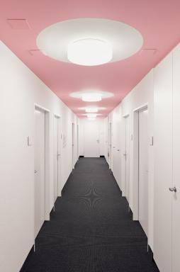 Korridordecken in diversen Farben
