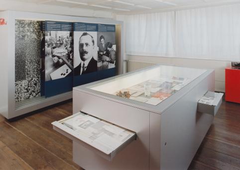 Ortsmuseum, Horgen – Ausstellungsgestaltung Industriezimmer der Firma Feller Zusammenarbeit mit BIV-Grafik für Anna Barbara Züst